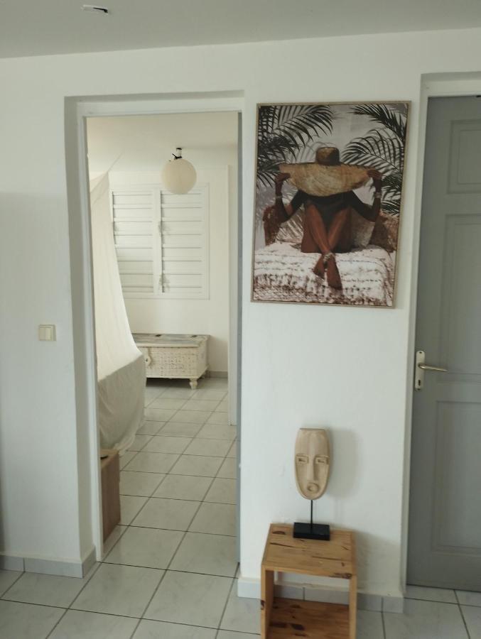 Bas De Villa Vue Mer Avec Deux Chambres Grand-Bourg  Εξωτερικό φωτογραφία